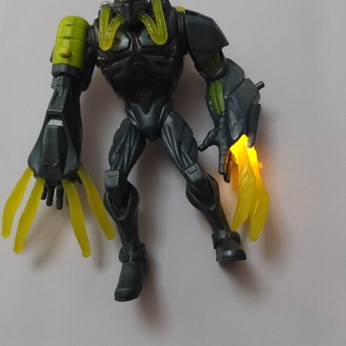 Toxzon Max Steel figure like new by Mattel