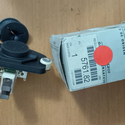 Peugeot 205 305 309 405 J5 Alternator Regulator 5761.82 New Genuine