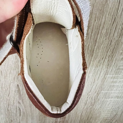 Baby leather boots new, size 20