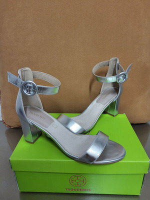 Tsouderos leather sandal size 40 like new, silver