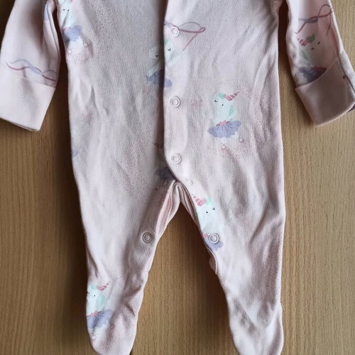 Baby bodysuits like new, pack of 8, size 50 newborn