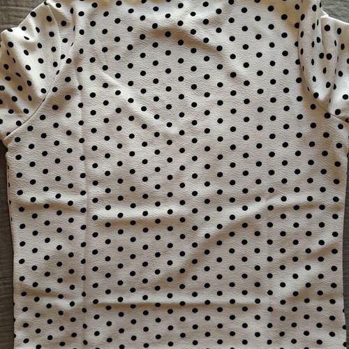 Women's polka dot short sleeve top with heart cutout like new, size M