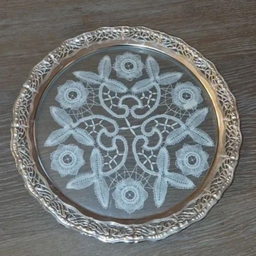 Vintage Decorative Tray 32 cm with Lace-Rim Detail like new