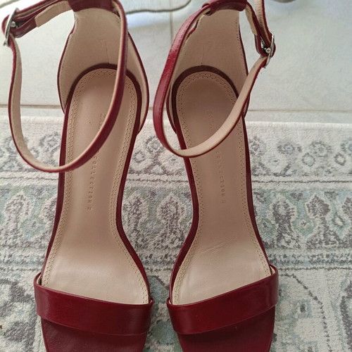 Burgundy Zara sandals like new, size 38