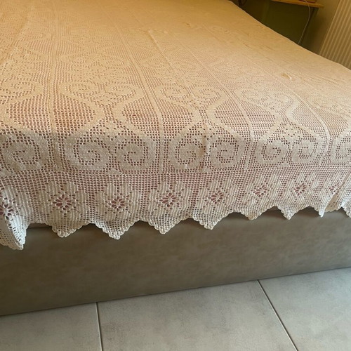 Handmade crochet blanket like new, 2.32x2.04 m