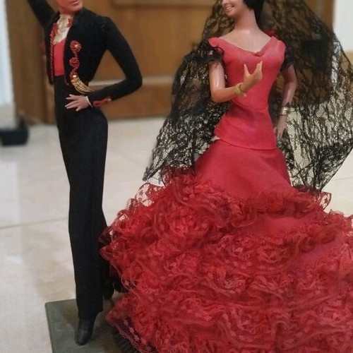 Spanish dolls figures used, antique set from early 80s