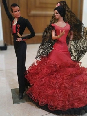 Spanish dolls figures used, antique set from early 80s