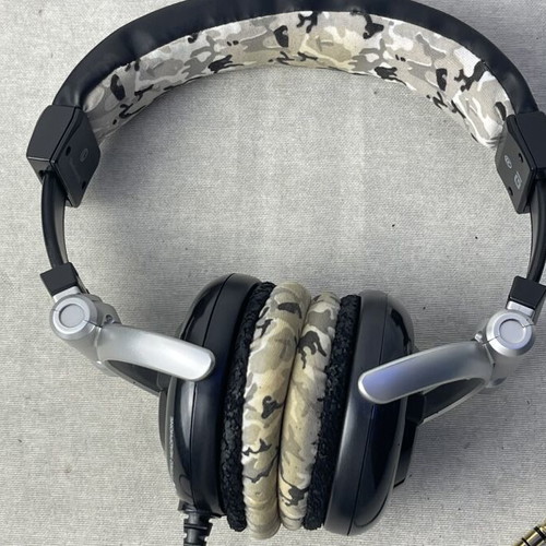 Skullcandy DJ Wired Over-Ear Headphones with Carrying Pouch used