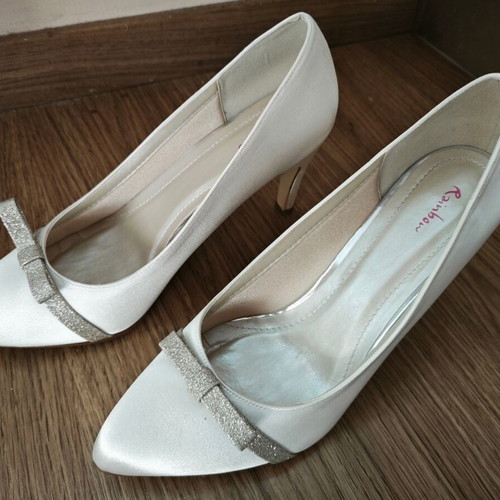 Bridal high heels like new, size 39, champagne shade with bow