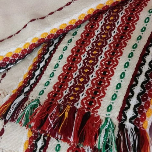Traditional cotton tablecloth like new 124x128