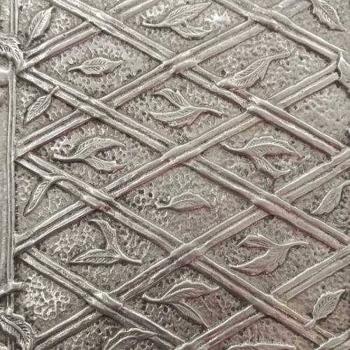 Vintage metal decorative tray like new