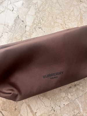 Burberry Hero men's toiletry bag, brown
