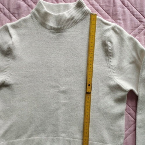 Knitted girls' sweater like new A.A UNDERWEAR