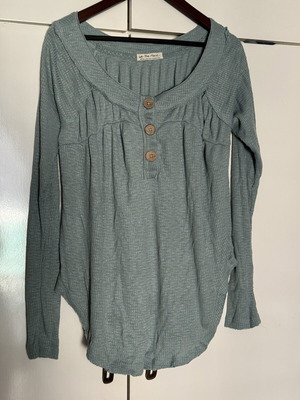 Free People blouse medium, like new, soft green with decorative buttons