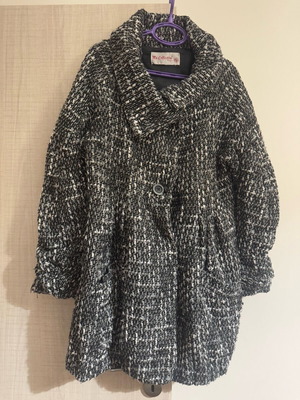 Knitted warm jacket like new, size XL/XXL, black and white