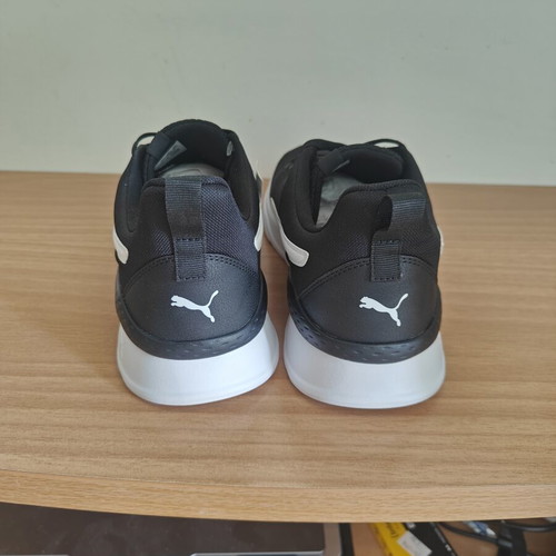 Puma Anzarun Lite running shoes new, size 44, black and white