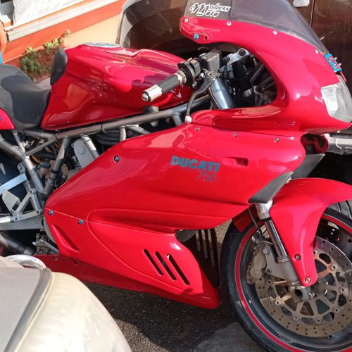 Ducati 750ss 2002 used with freshly painted tank