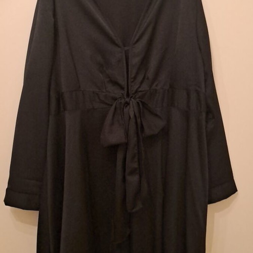 Dress Shein long sleeve black size 2XL like new with back bow