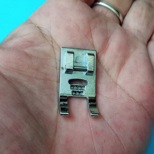 Presser foot for home sewing machine new with 5 holes for cord