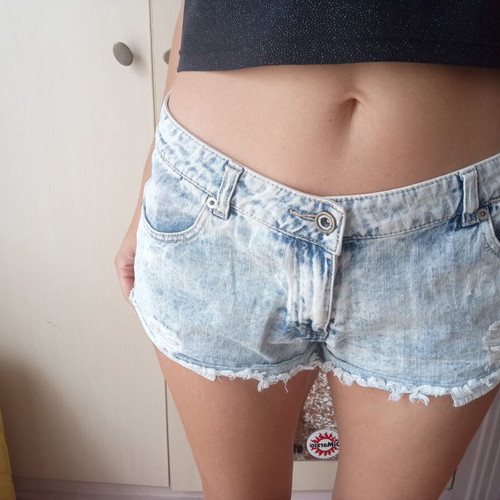 Pull & Bear grey mid-rise shorts, size L