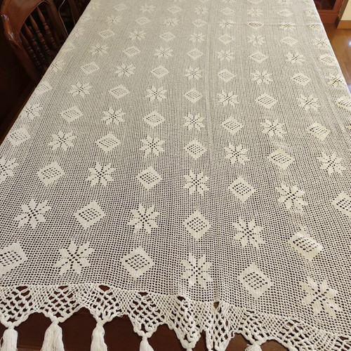 Handmade knitted tablecloth like new 150x240