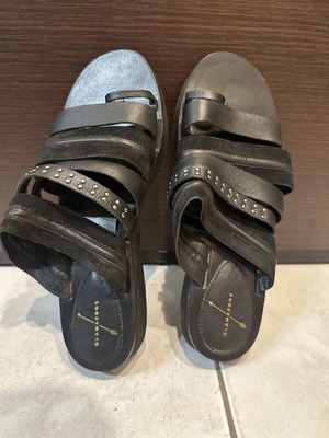 Glamazons Extralight leather anatomical sandals like new, size 37, black