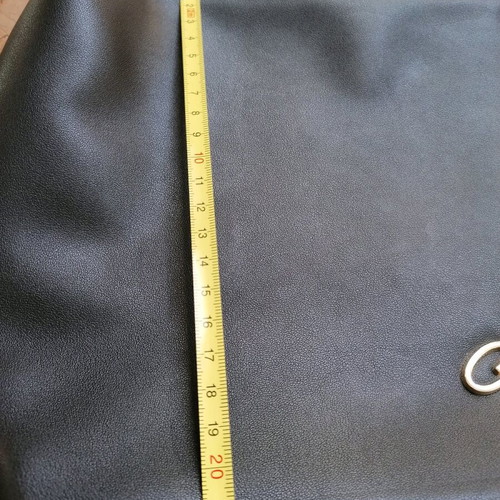 Axel shoulder bag black like new