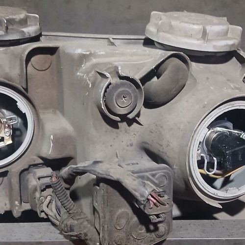 Hyundai Coupe 1999-2001 right headlight used, original