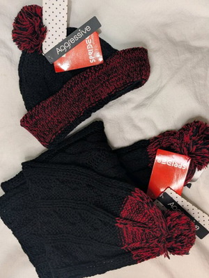 Aggressive scarf and beanie set new, black with red details