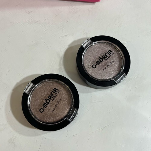 Set 2 Omorfia eyeshadows like new