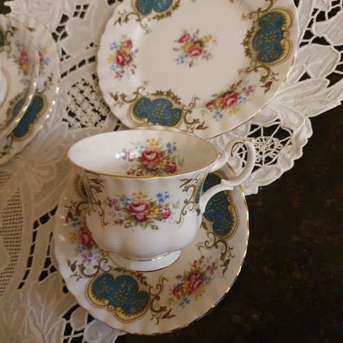 Royal Albert Berkeley coffee set 21 pieces like new