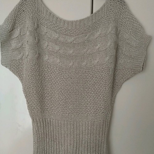Knitted top gold color like new