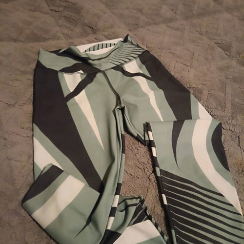 Women's leggings size large like new, green