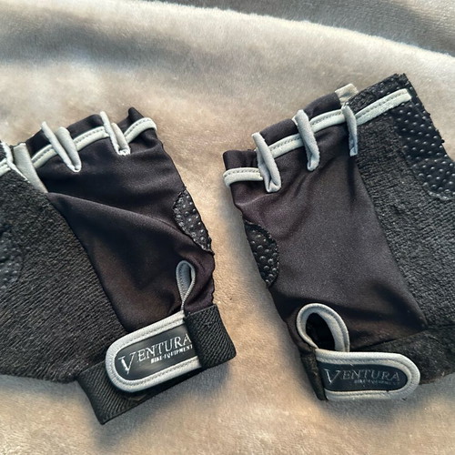 Cycling jersey and gloves like new, size XL
