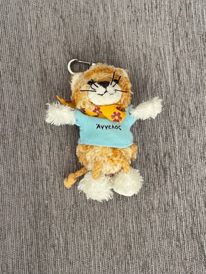 Tiger plush keychain used, Schaffer, with Angelos shirt