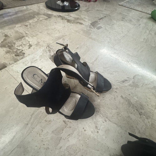 Women's black sandals used, size 39, platform style