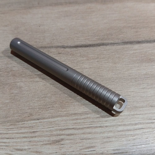 EDC Mini Titanium Pen like new with screw cap and keychain