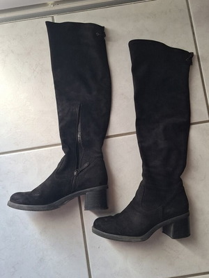 Tamaris tall boots size 39 used, black