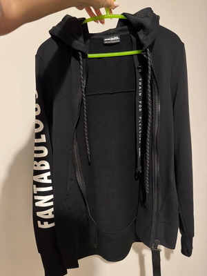 BodyTalk jacket new, size S, black with straps for running