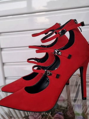 Red stiletto pumps new, size 38, comfortable design