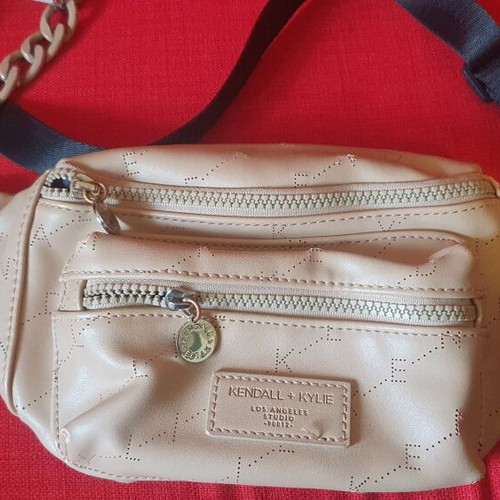Kendal and Kylie banana bag used, white and beige