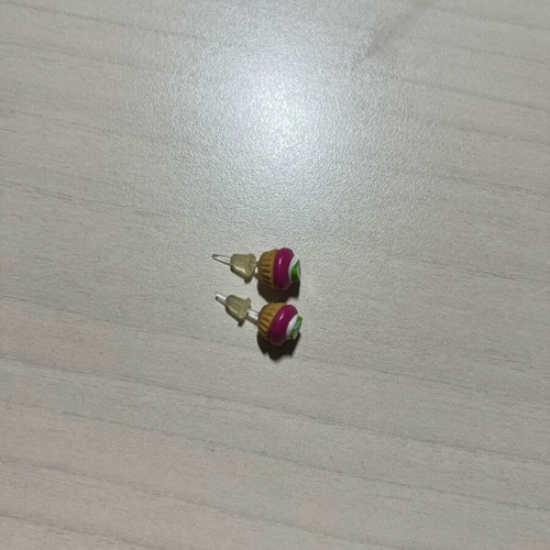 Cupcake-shaped earrings like new, multicolored