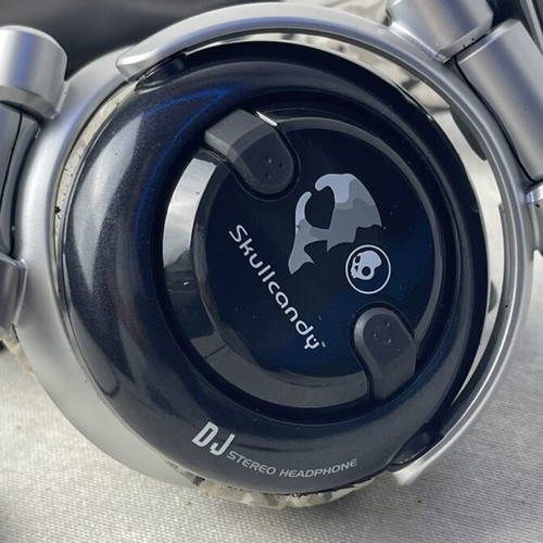 Skullcandy DJ Wired Over-Ear Headphones with Carrying Pouch used
