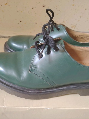 Обувки Dr. Martens от естествена кожа употребявани, номер 38, зелени