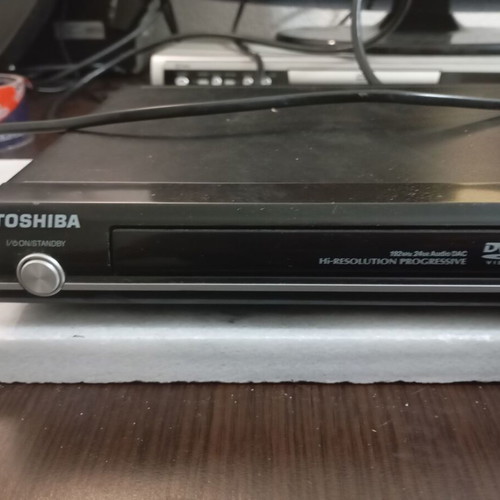 Toshiba DVD used, tested and working without remote control