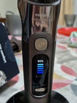 Philips i9000 Prestige XP9402/31 rechargeable face shaver like new