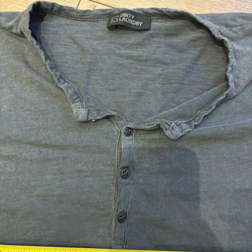 Dirty Laundry short-sleeve shirt L used, gray with small hole
