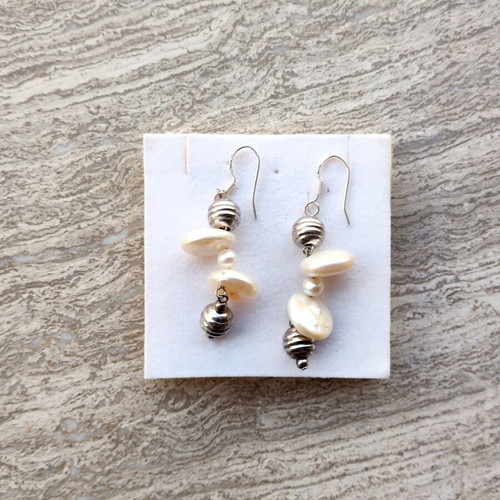 925 Earrings with Pearls like new, silver and white