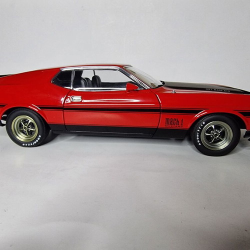 Autoart Millennium 1971 Ford Mustang Mach 1 Fastback Red LE 1:18 scale new