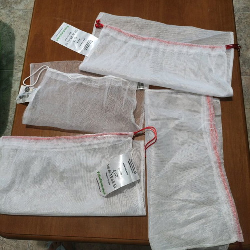 Kitchen bags like new, set of 4, tulle for fruits and vegetables